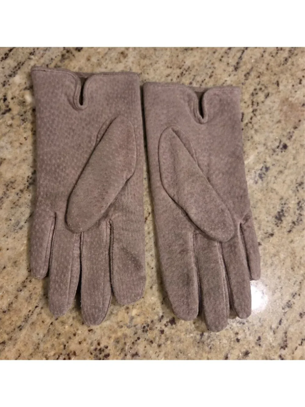 Vintage Womens Size M Gray Suede Leather Lined Gloves Fownes